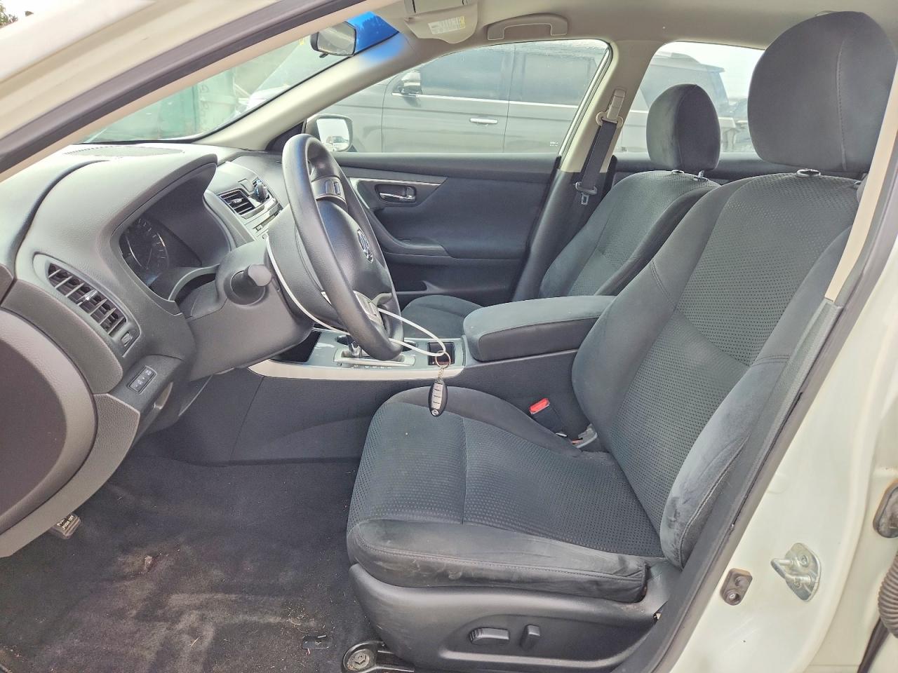2015 Nissan Altima 2.5 S White vin: 1N4AL3APXFN325779