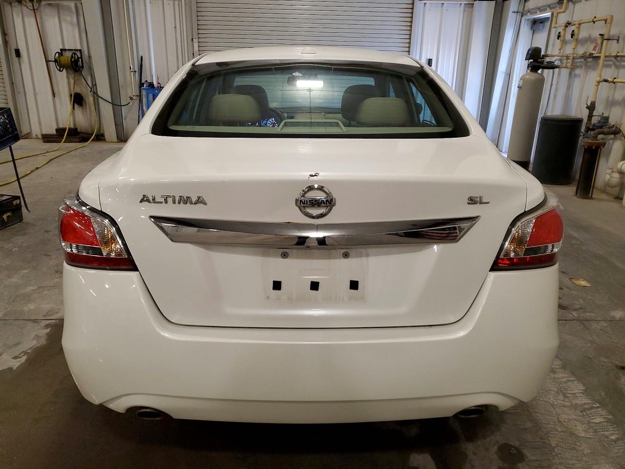 2015 Nissan Altima 2.5 White vin: 1N4AL3APXFN337091