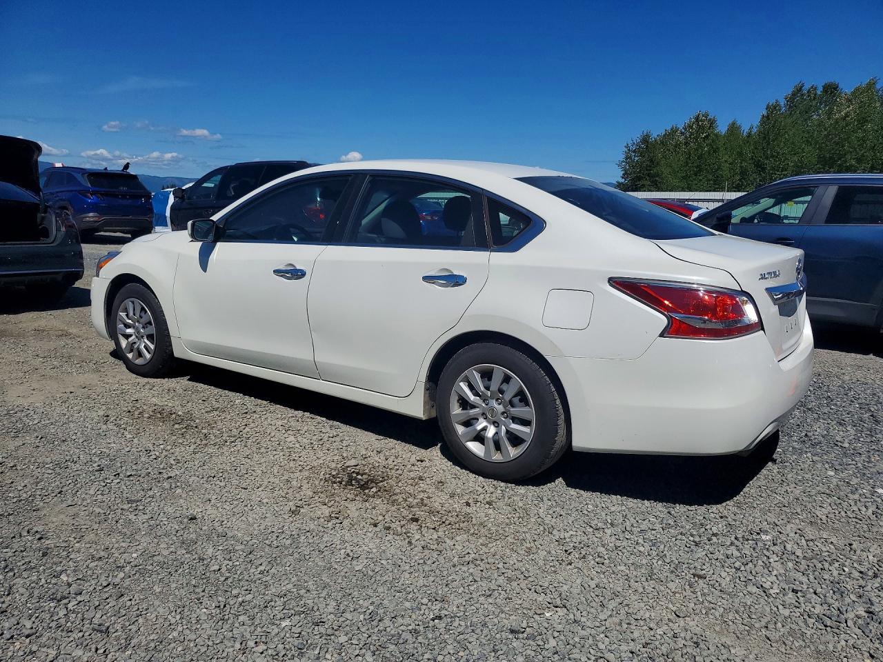 2015 Nissan Altima 2.5 S White vin: 1N4AL3APXFN338564