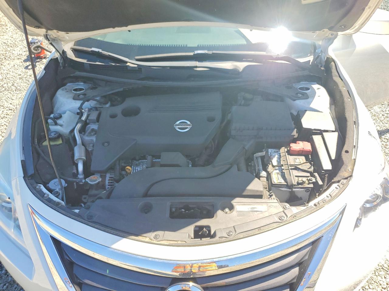 2015 Nissan Altima 2.5 S White vin: 1N4AL3APXFN338564