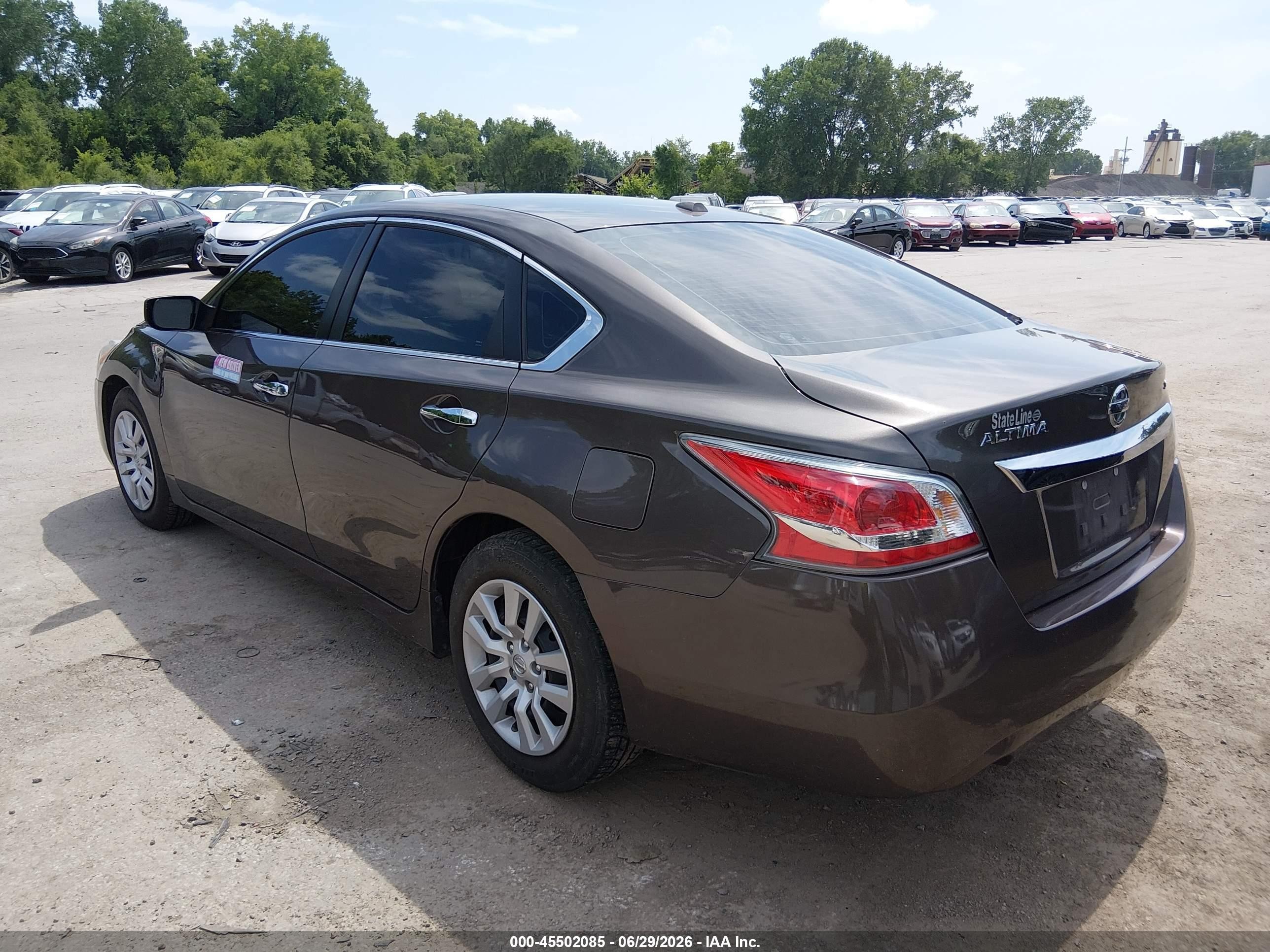 2015 Nissan Altima 2.5 S Коричневый vin: 1N4AL3APXFN367451