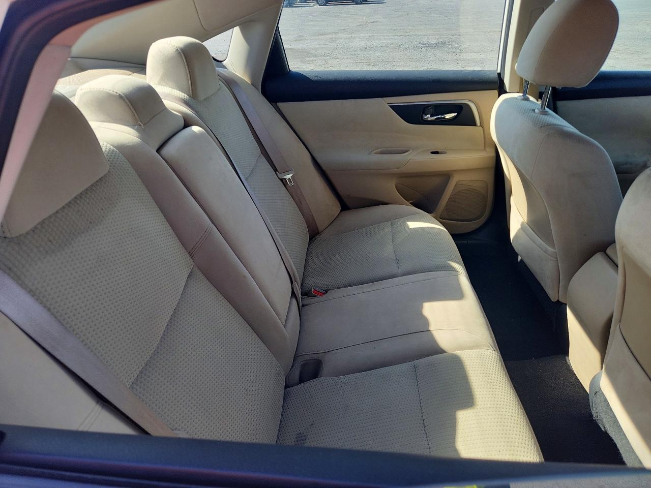 2015 Nissan Altima 2.5 S White vin: 1N4AL3APXFN374495