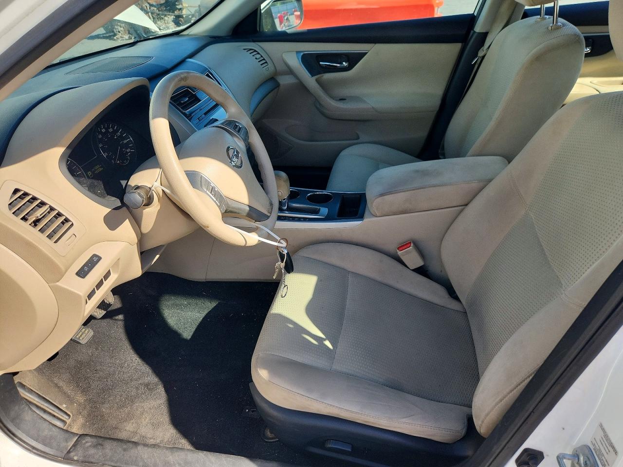 2015 Nissan Altima 2.5 S White vin: 1N4AL3APXFN374495