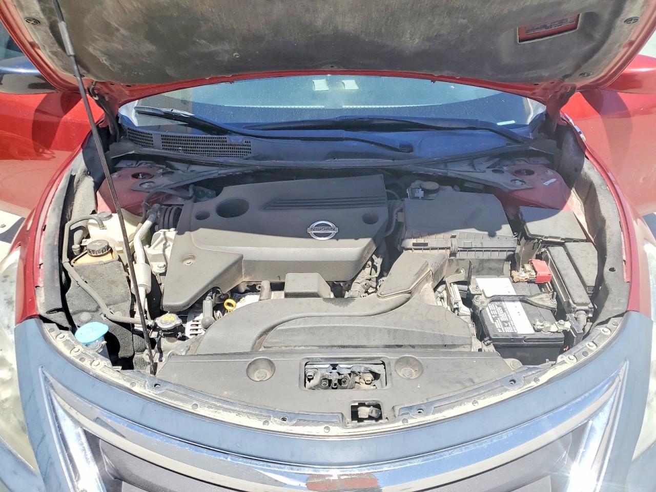 2015 Nissan Altima 2.5 S Red vin: 1N4AL3APXFN375615