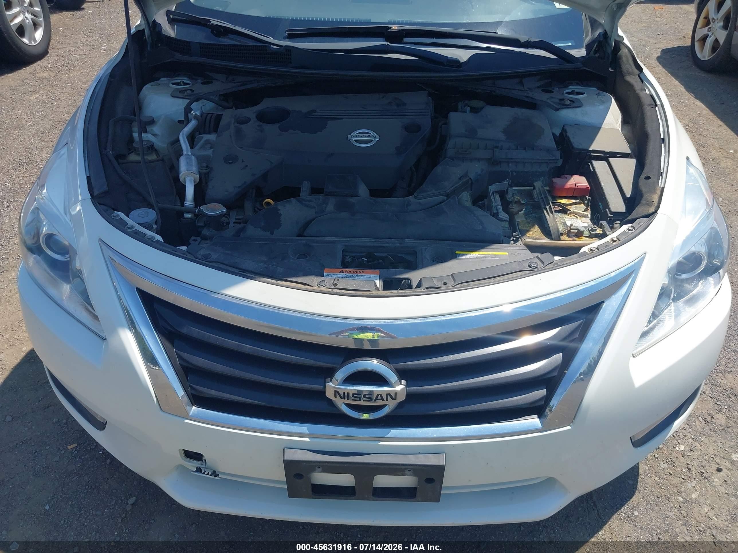 2015 Nissan Altima 2.5 S White vin: 1N4AL3APXFN383410