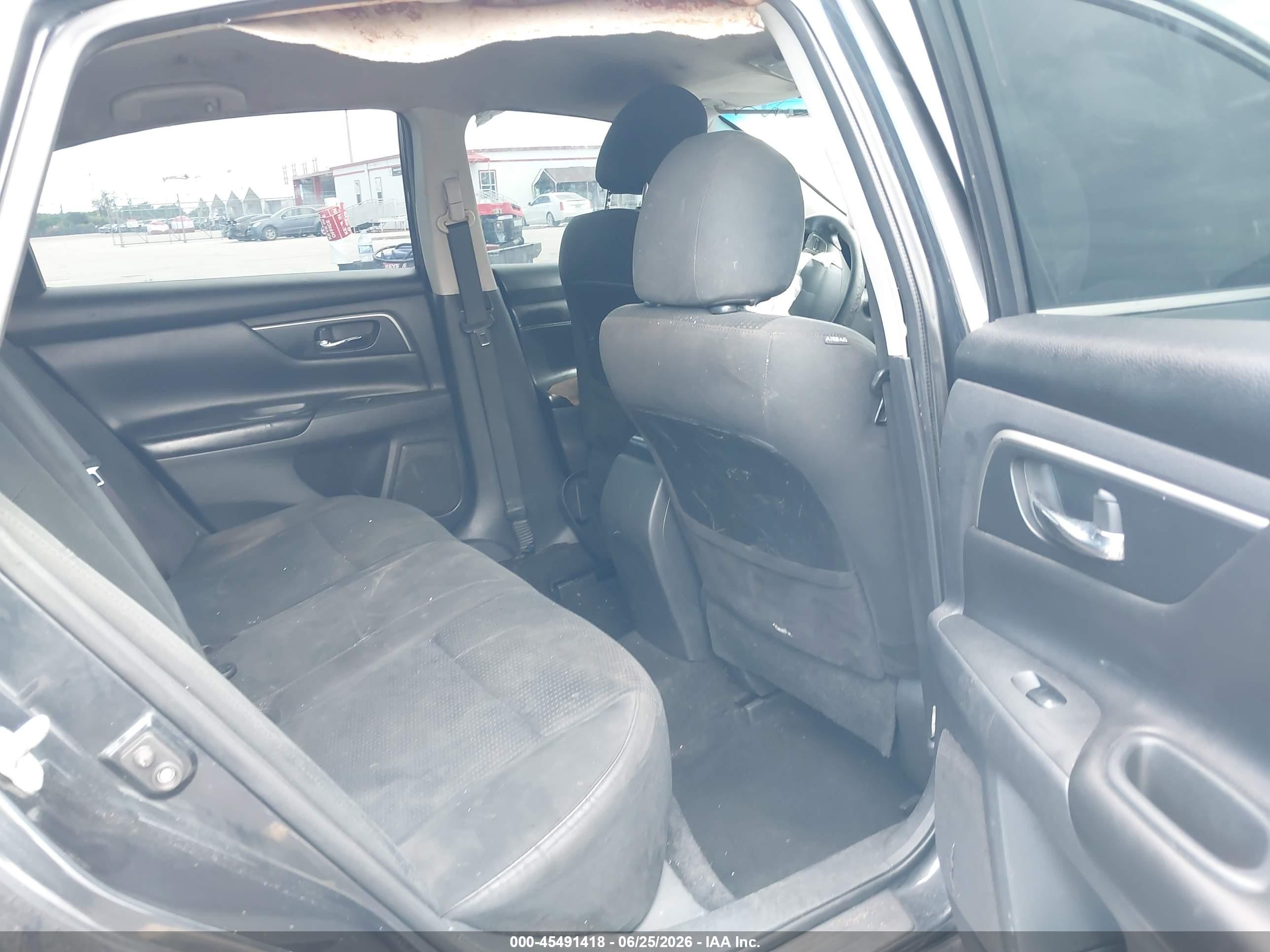 2015 Nissan Altima   Gray vin: 1N4AL3APXFN384797
