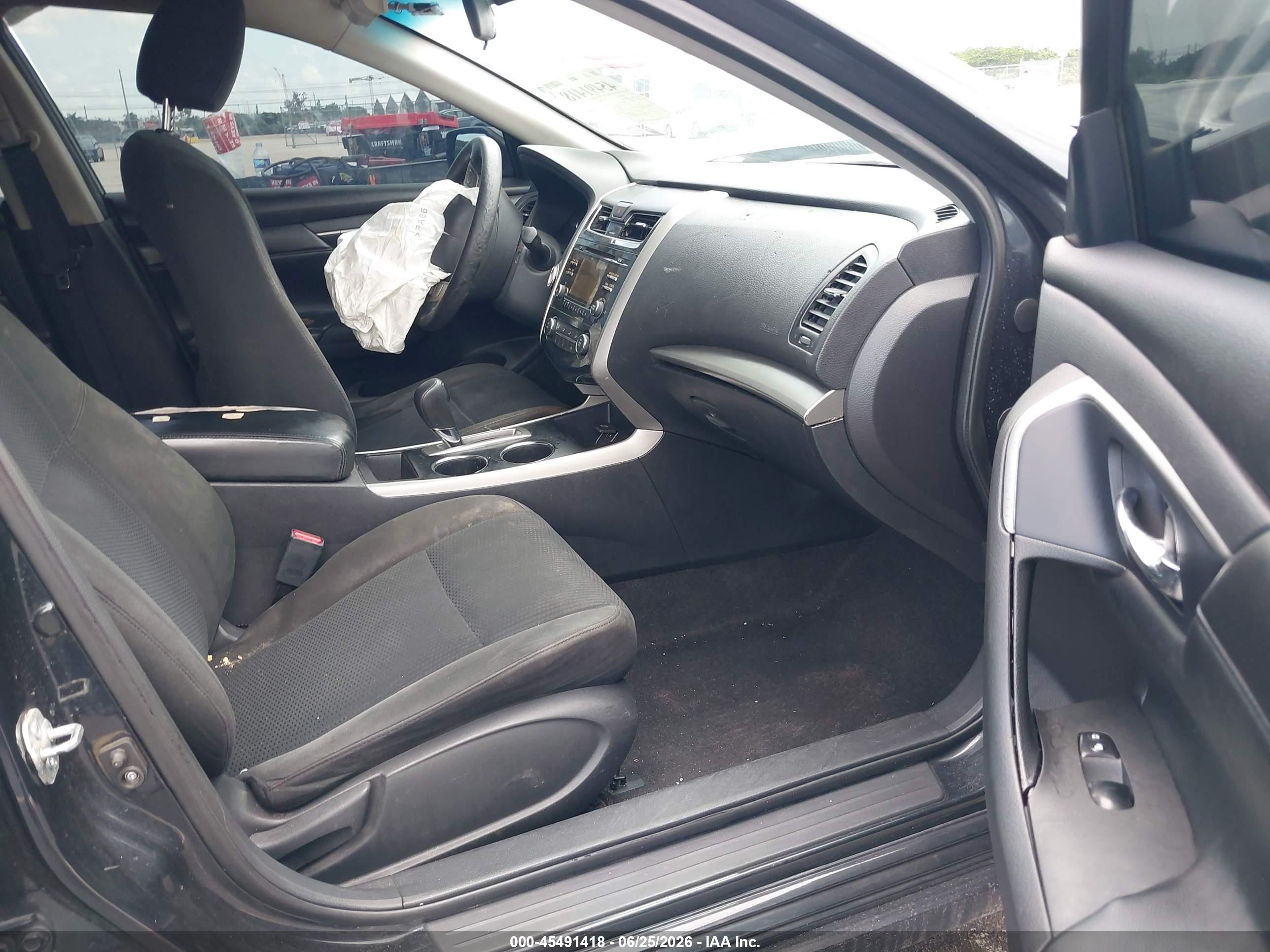 2015 Nissan Altima   Gray vin: 1N4AL3APXFN384797
