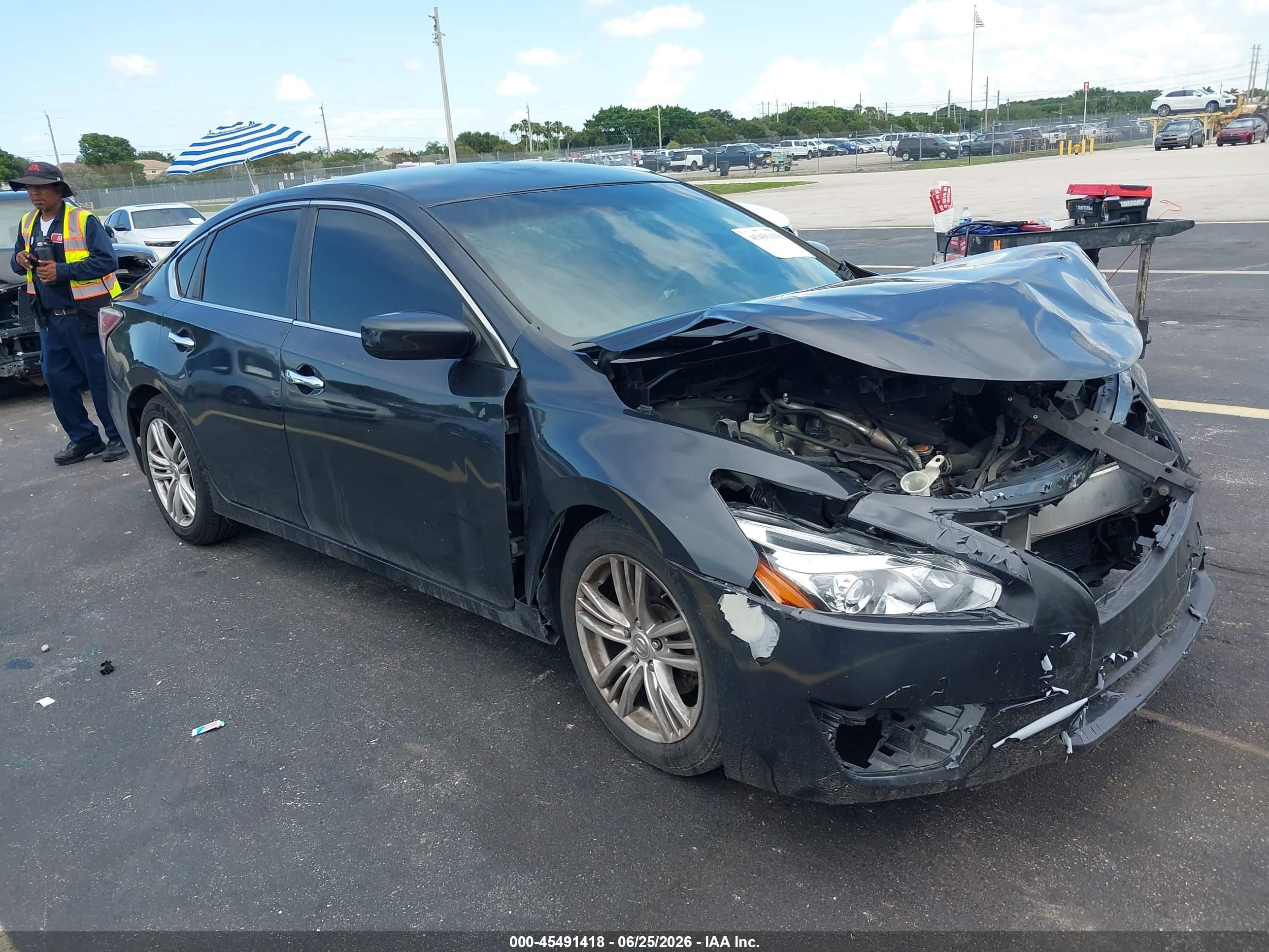 2015 Nissan Altima   Gray vin: 1N4AL3APXFN384797