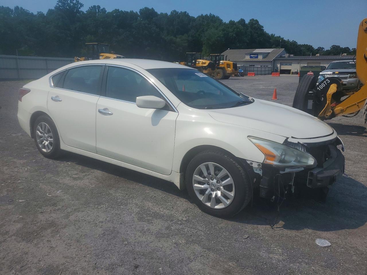 2015 Nissan Altima 2.5 S White vin: 1N4AL3APXFN390437