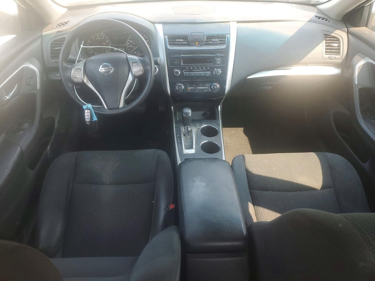2015 Nissan Altima 2.5 S White vin: 1N4AL3APXFN390437