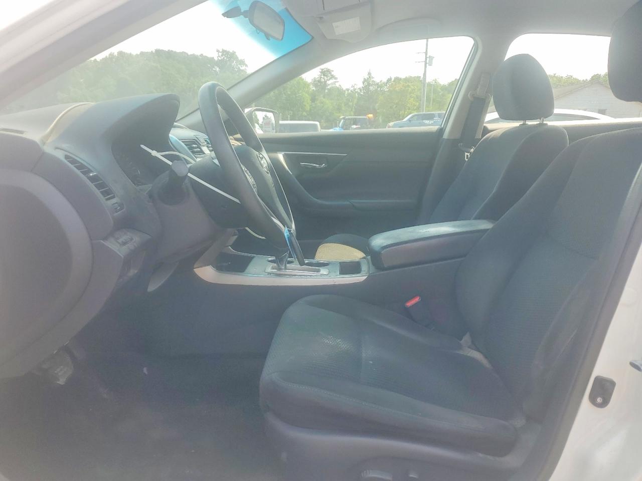 2015 Nissan Altima 2.5 S White vin: 1N4AL3APXFN390437
