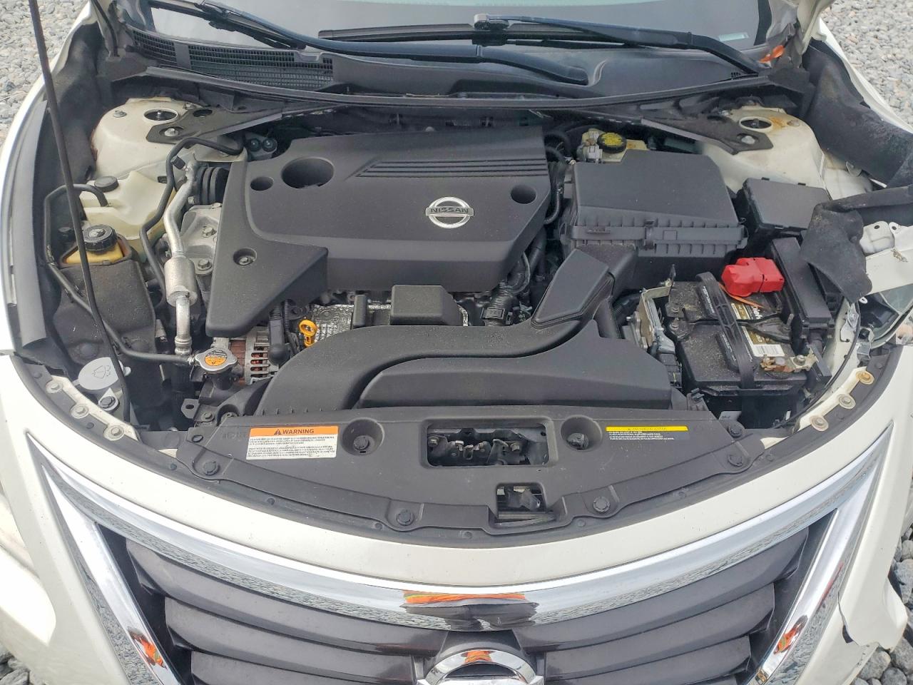 2015 Nissan Altima 2.5 S White vin: 1N4AL3APXFN392947