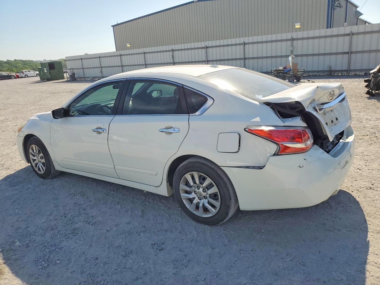 2015 Nissan Altima 2.5 S White vin: 1N4AL3APXFN397596