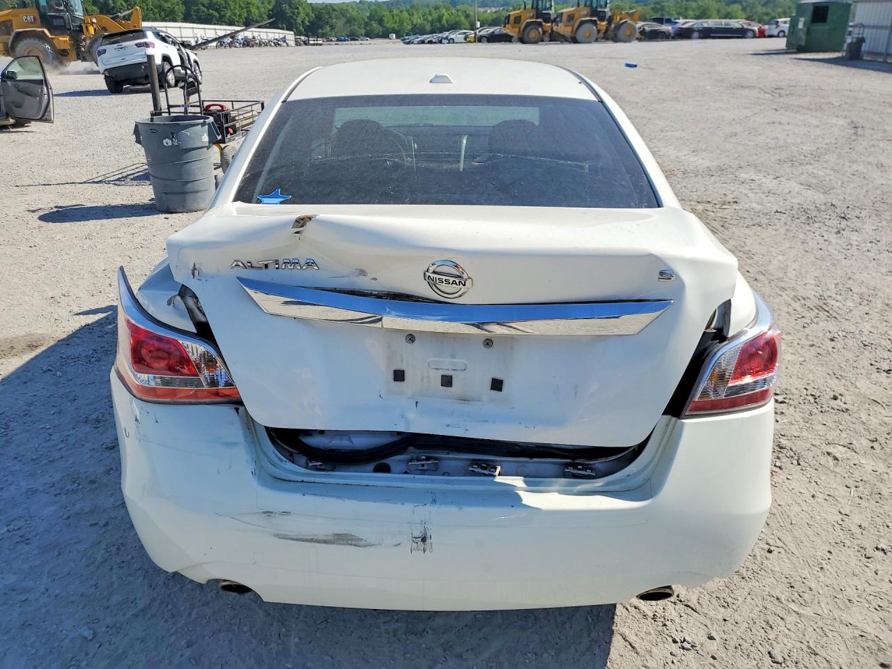2015 Nissan Altima 2.5 S White vin: 1N4AL3APXFN397596