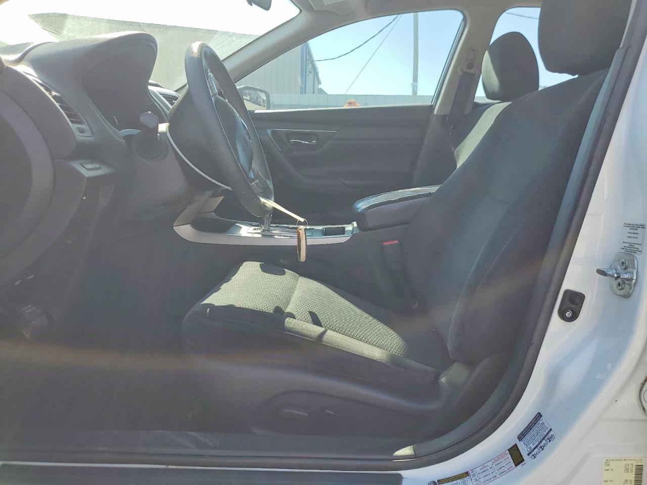 2015 Nissan Altima 2.5 S White vin: 1N4AL3APXFN397596