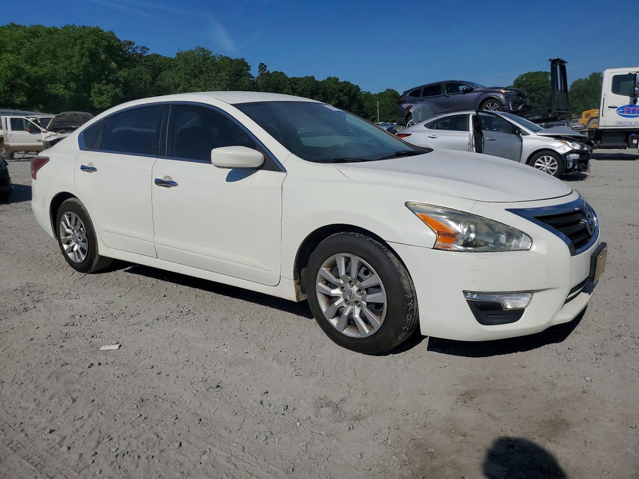 2015 Nissan Altima 2.5 S White vin: 1N4AL3APXFN397596