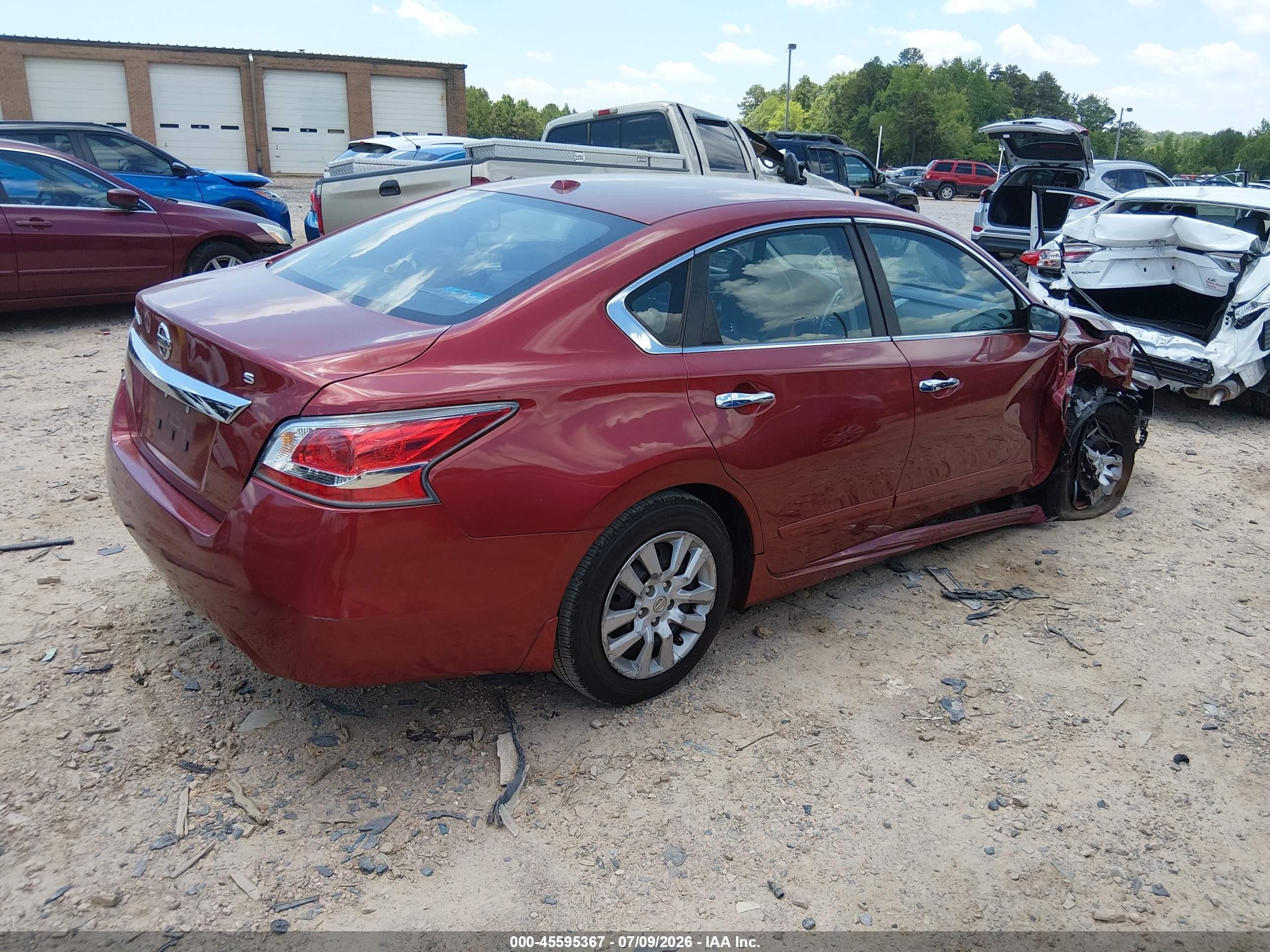 2015 Nissan Altima 2.5 S Red vin: 1N4AL3APXFN401162