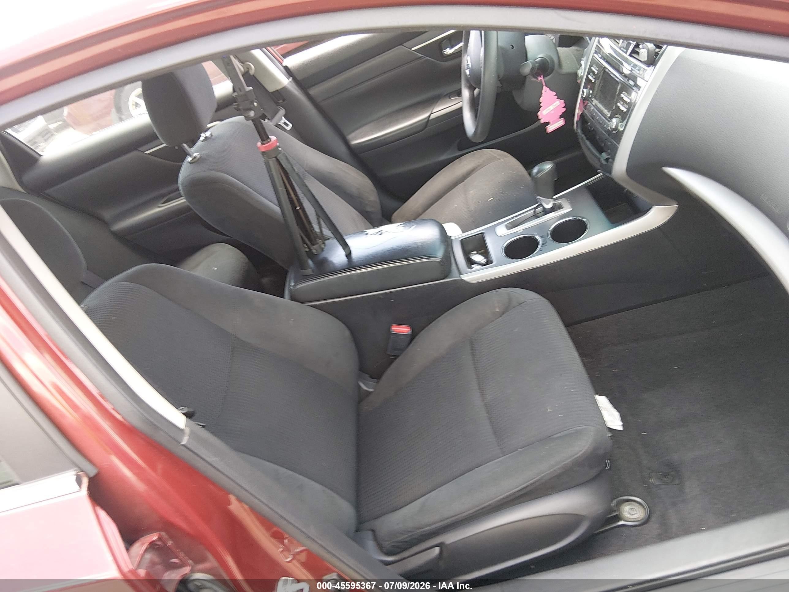 2015 Nissan Altima 2.5 S Red vin: 1N4AL3APXFN401162