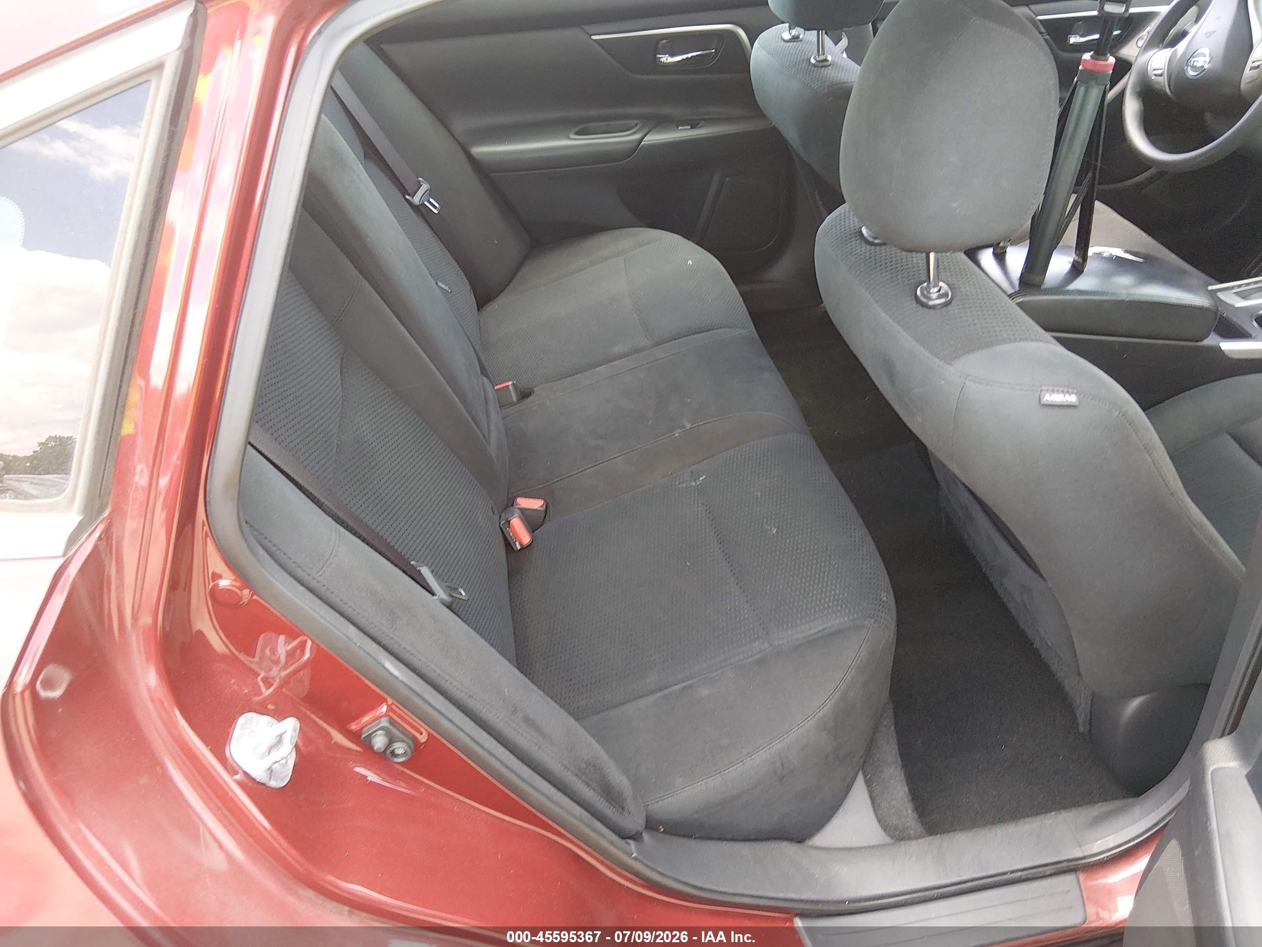 2015 Nissan Altima 2.5 S Red vin: 1N4AL3APXFN401162