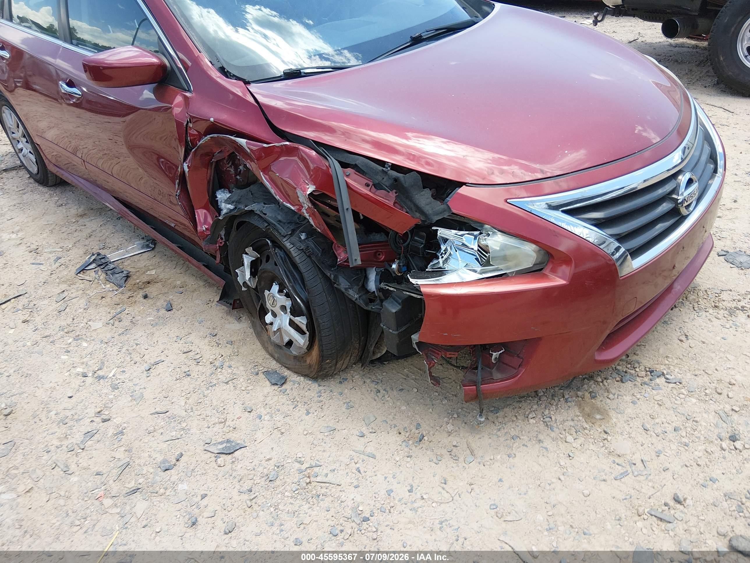 2015 Nissan Altima 2.5 S Red vin: 1N4AL3APXFN401162