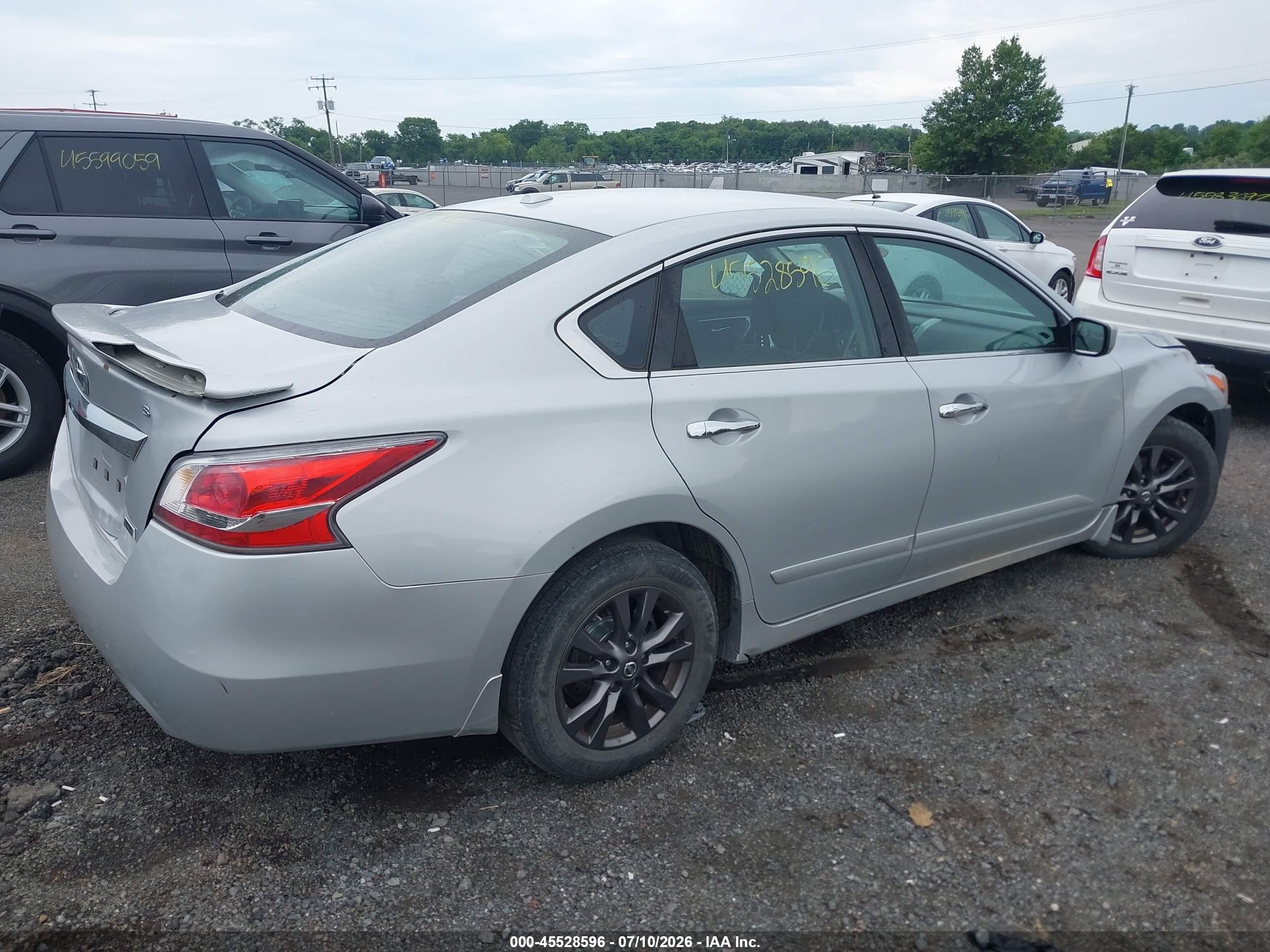 2015 Nissan Altima 2.5 S Silver vin: 1N4AL3APXFN901693
