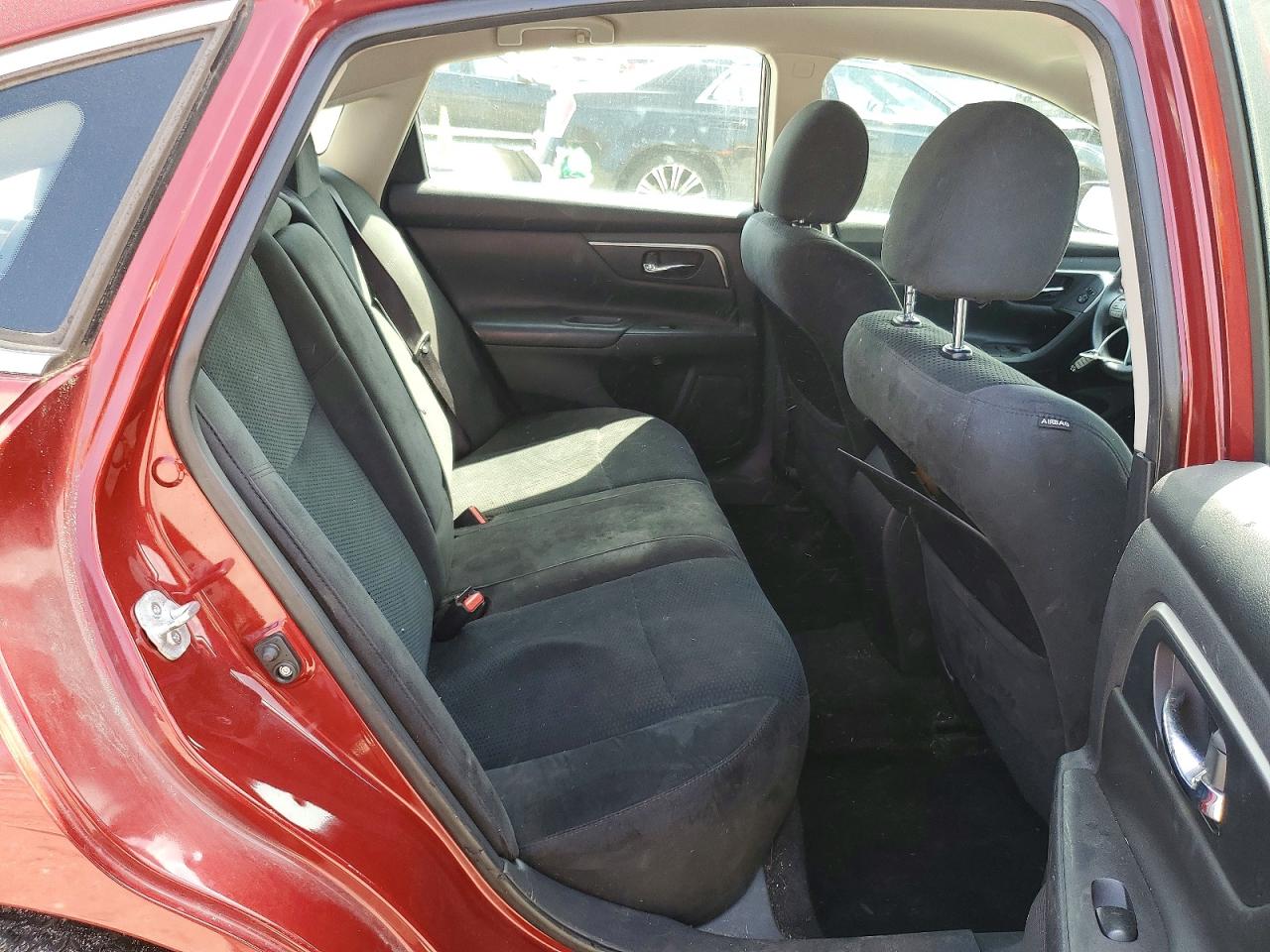 2015 Nissan Altima 2.5 S Red vin: 1N4AL3APXFN905548