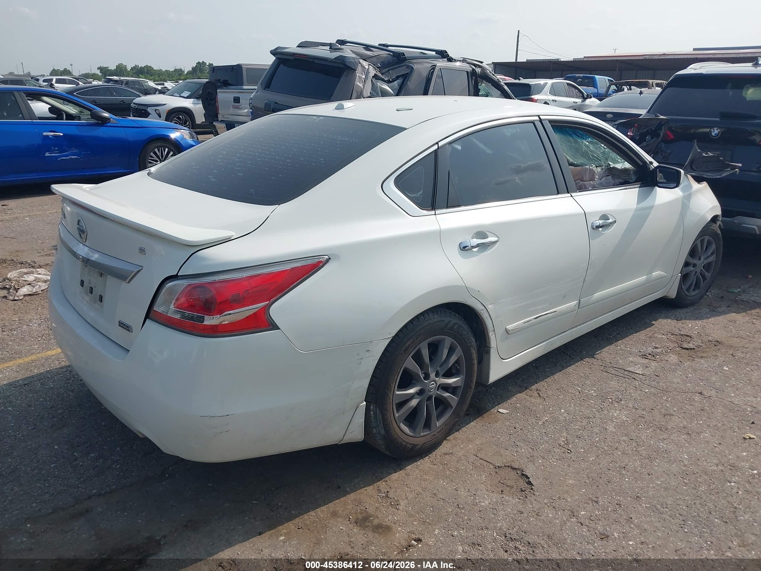 2015 Nissan Altima 2.5 S White vin: 1N4AL3APXFN909986