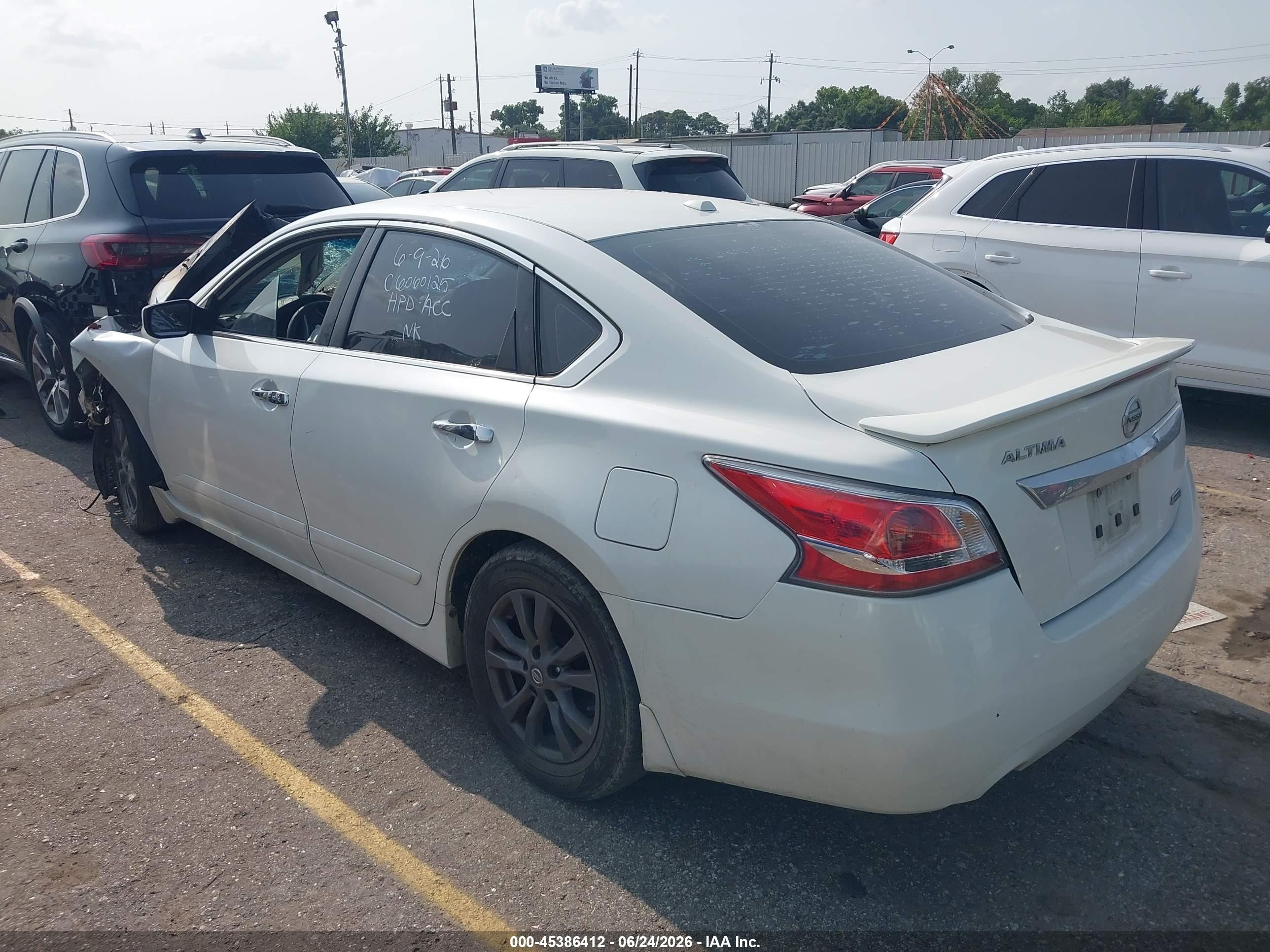 2015 Nissan Altima 2.5 S White vin: 1N4AL3APXFN909986