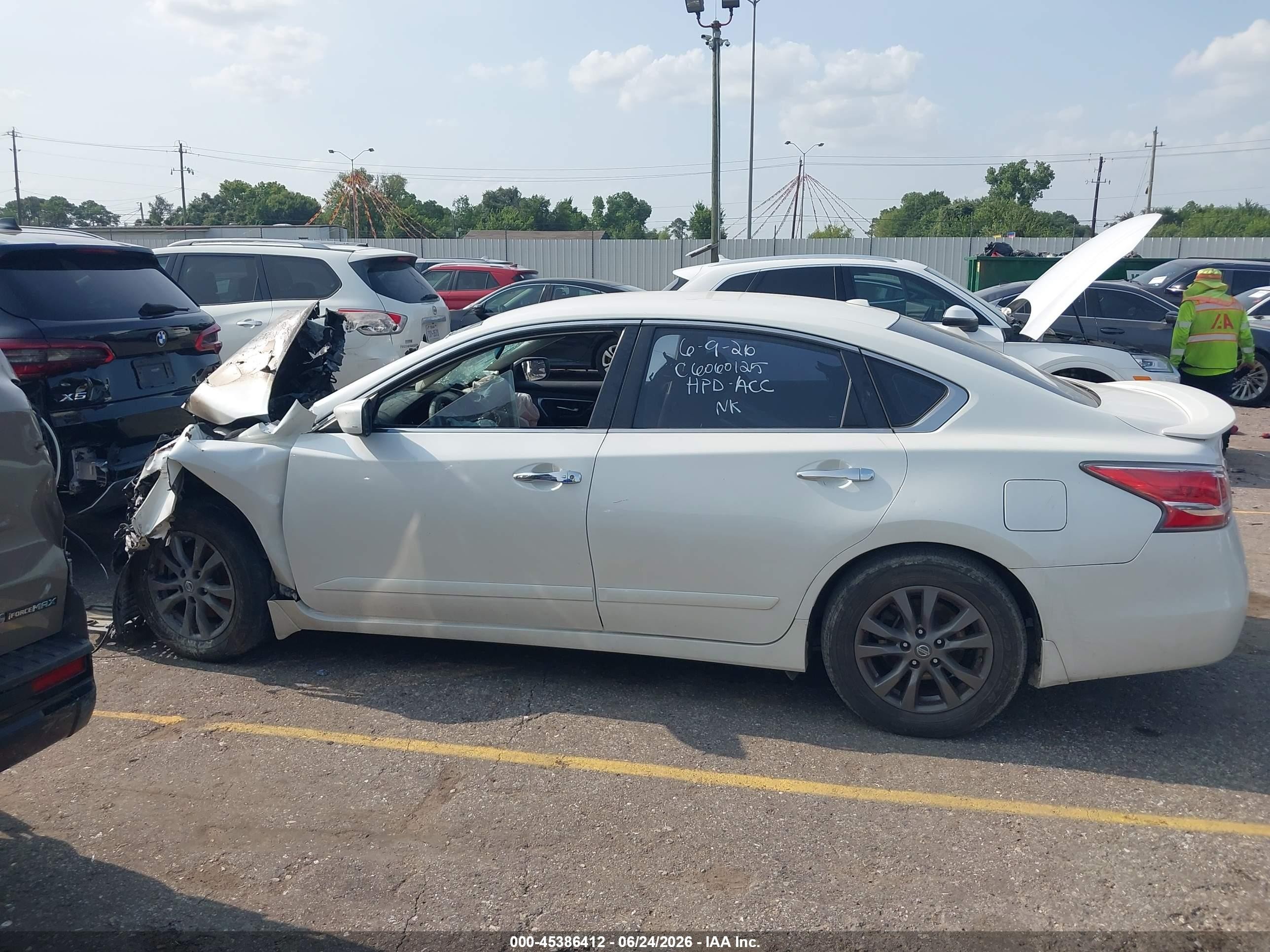 2015 Nissan Altima 2.5 S White vin: 1N4AL3APXFN909986