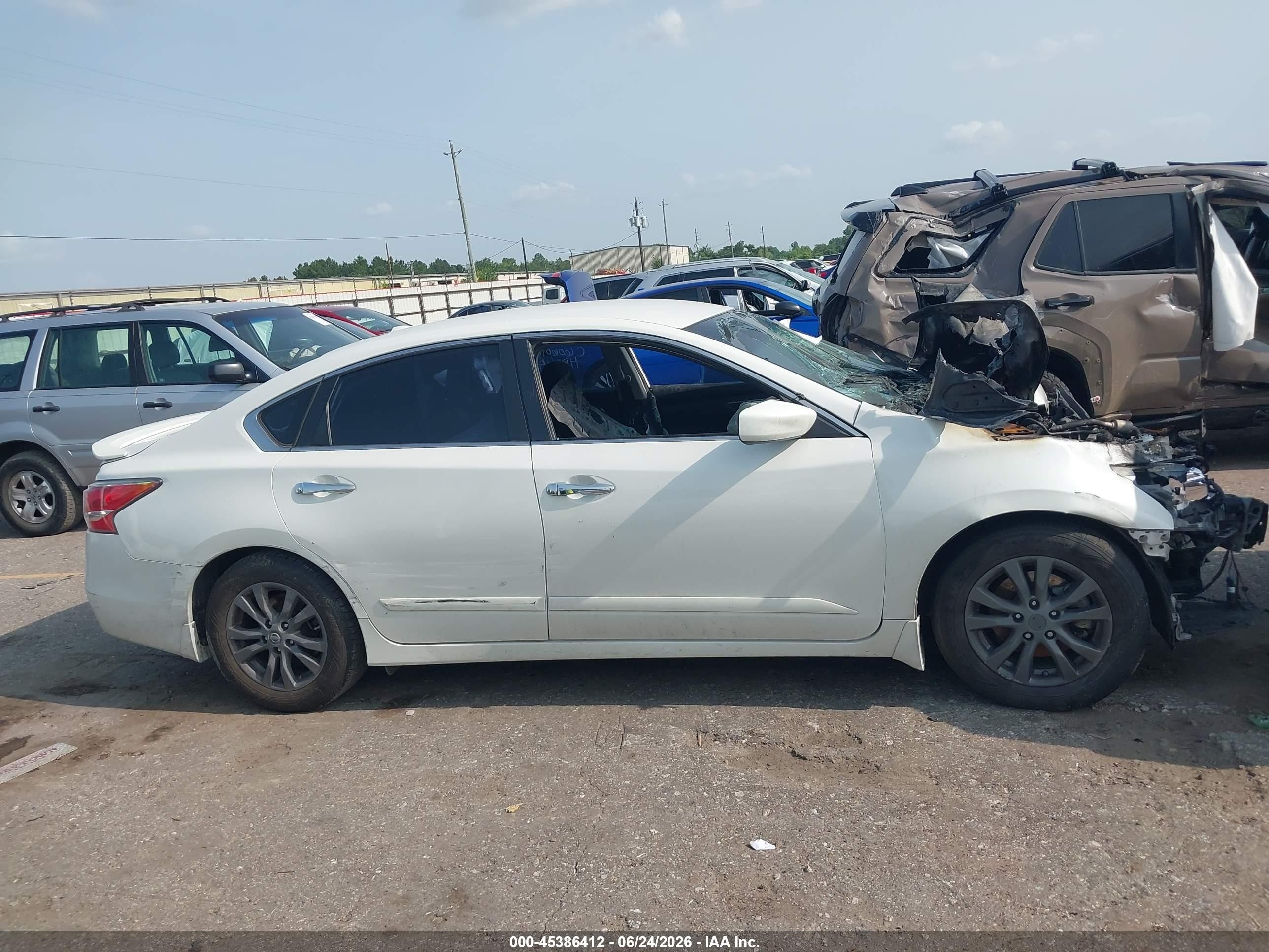 2015 Nissan Altima 2.5 S White vin: 1N4AL3APXFN909986