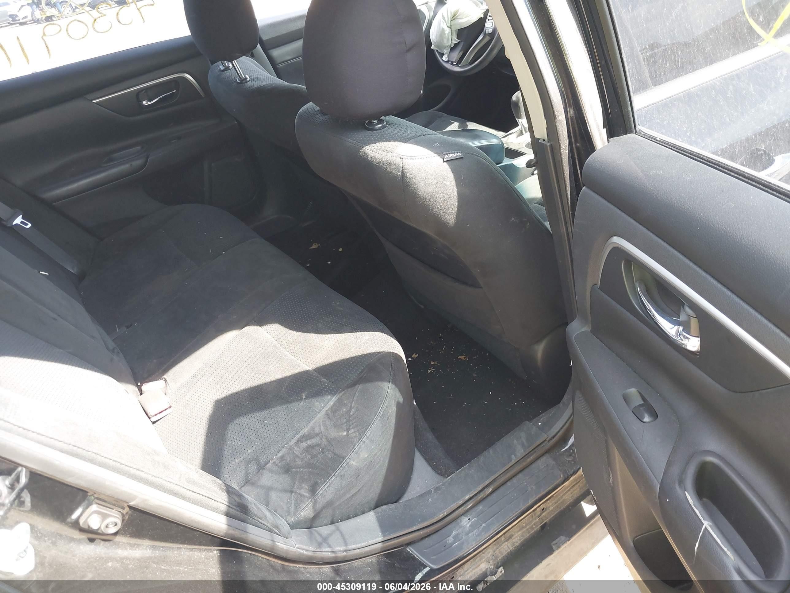 2015 Nissan Altima 2.5 S Black vin: 1N4AL3APXFN920048