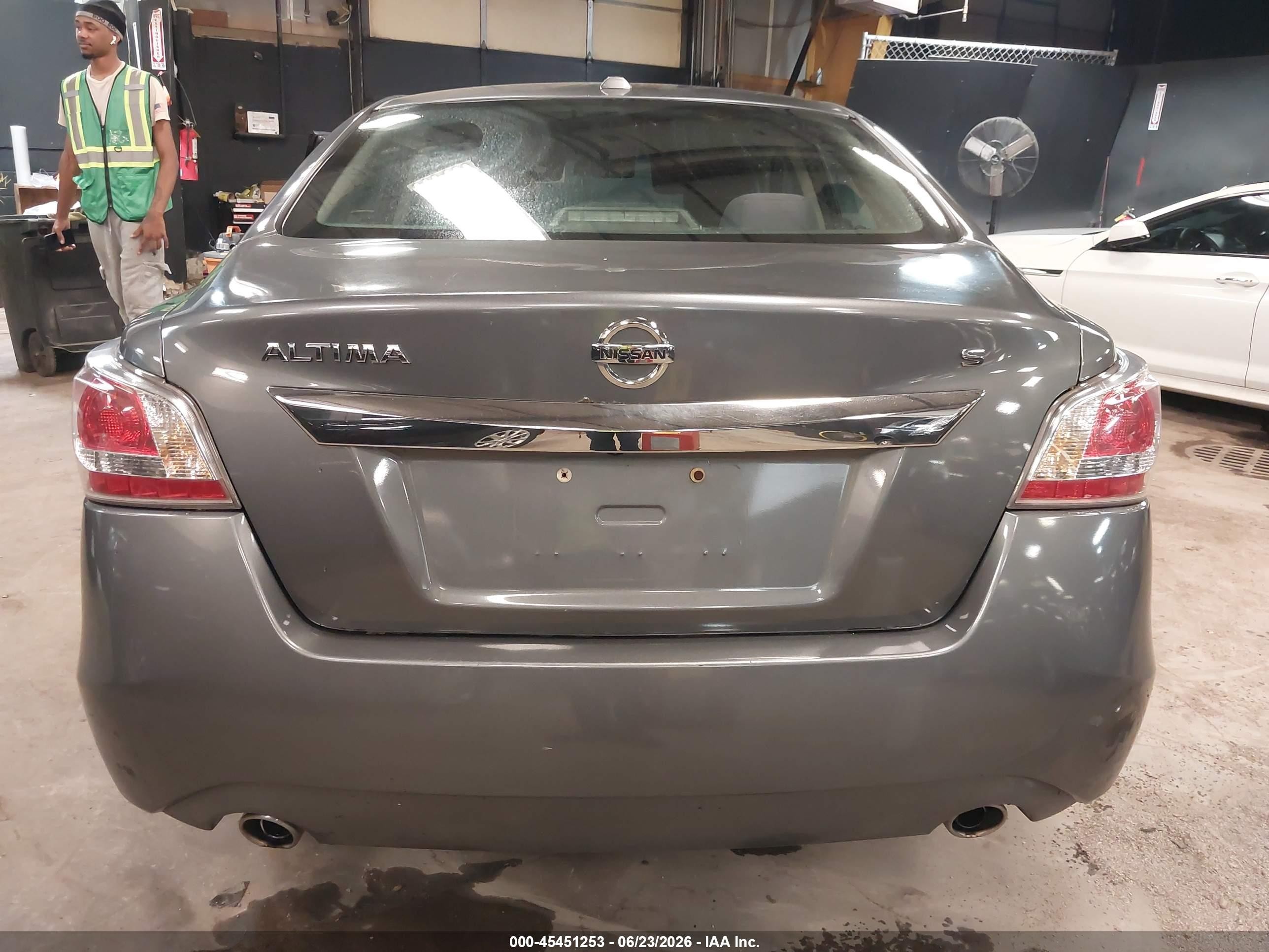 2015 Nissan Altima 2.5 S Gray vin: 1N4AL3APXFN922947