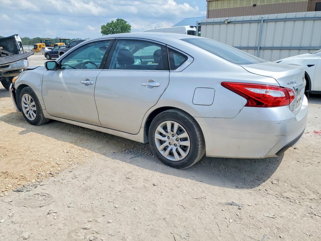 2016 Nissan Altima 2.5 S Silver vin: 1N4AL3APXGC249705