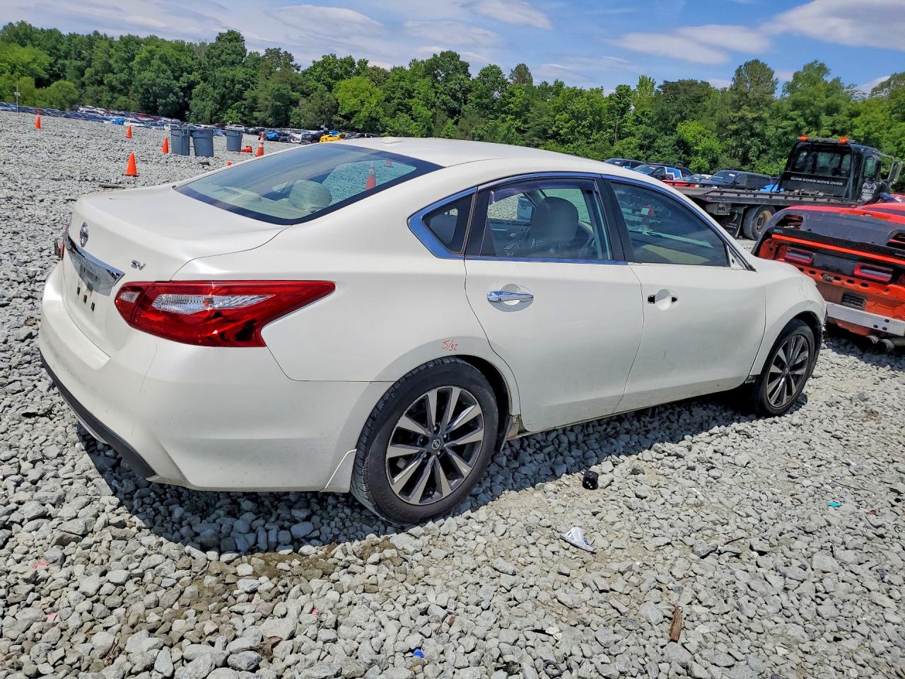 2016 Nissan Altima 2.5 Sv White vin: 1N4AL3APXGC266181