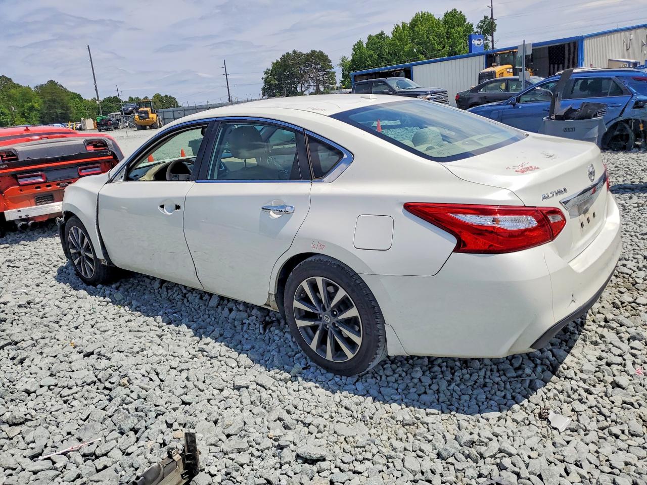 2016 Nissan Altima 2.5 Sv White vin: 1N4AL3APXGC266181
