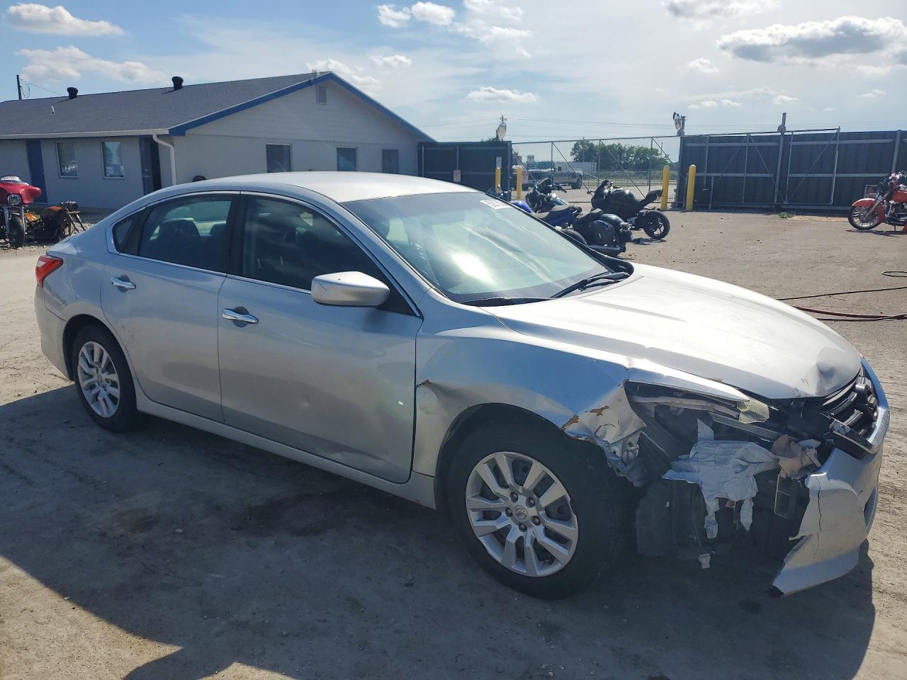 2016 Nissan Altima 2.5 S Silver vin: 1N4AL3APXGN371002