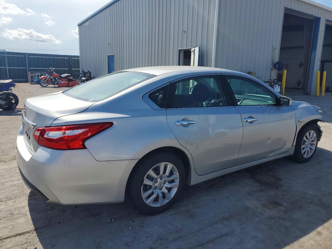 2016 Nissan Altima 2.5 S Silver vin: 1N4AL3APXGN371002