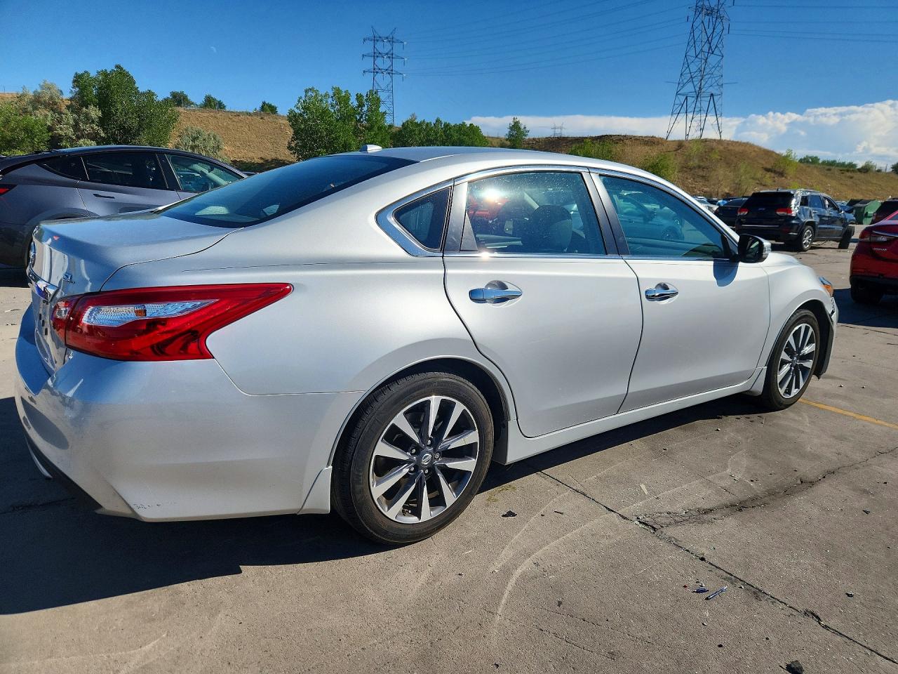 2017 Nissan Altima 2.5 Sl Серебряный vin: 1N4AL3APXHC242190