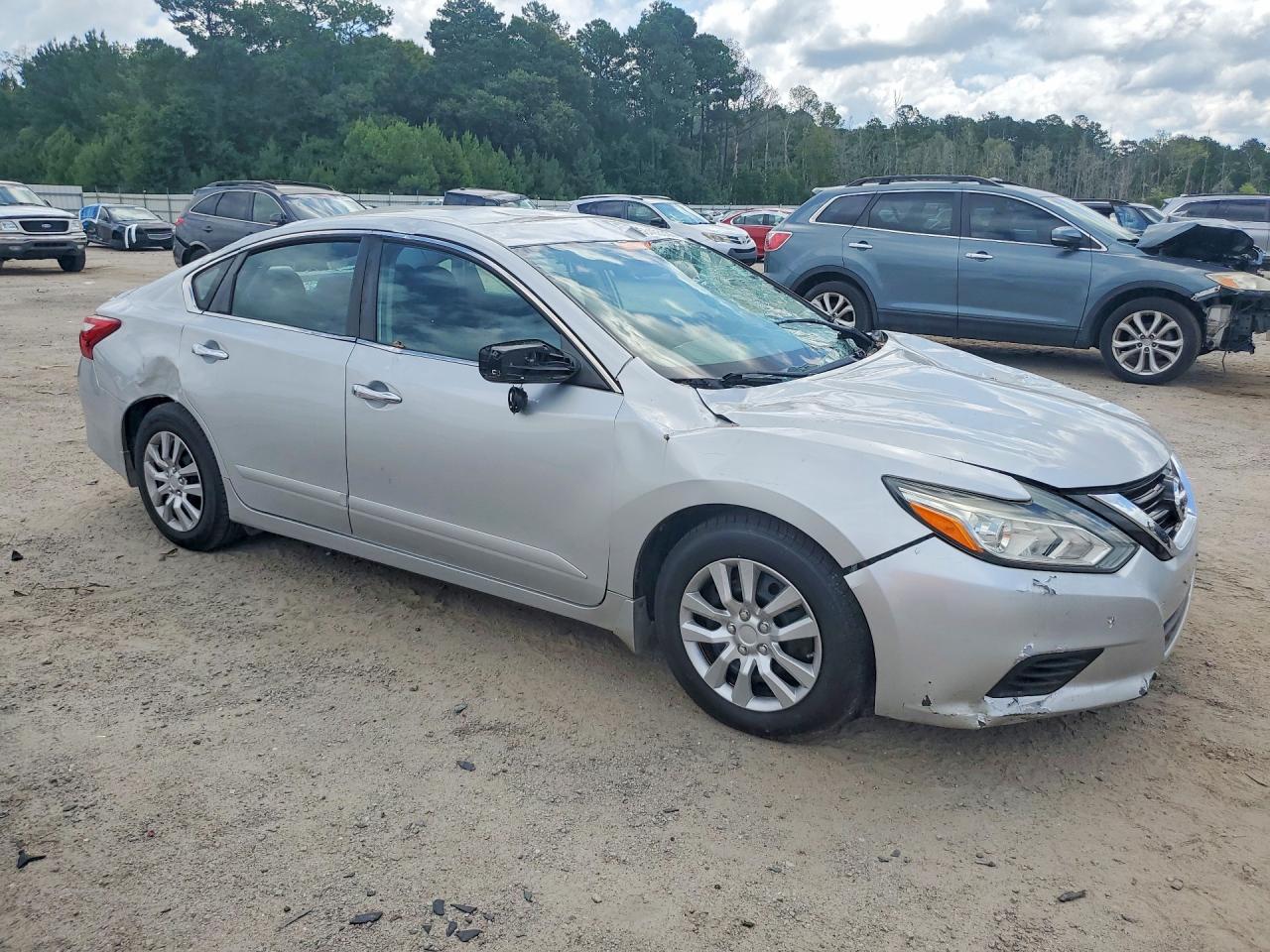 2017 Nissan Altima 2.5 S Silver vin: 1N4AL3APXHC247146
