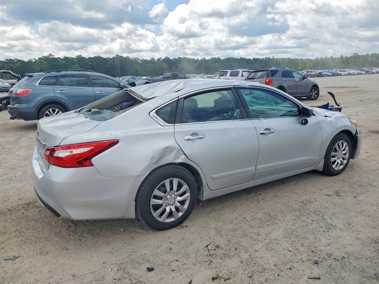 2017 Nissan Altima 2.5 S Silver vin: 1N4AL3APXHC247146