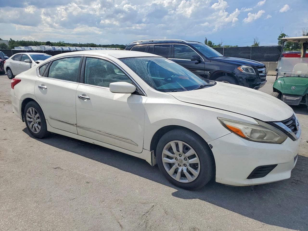 2017 Nissan Altima 2.5 S White vin: 1N4AL3APXHN322447