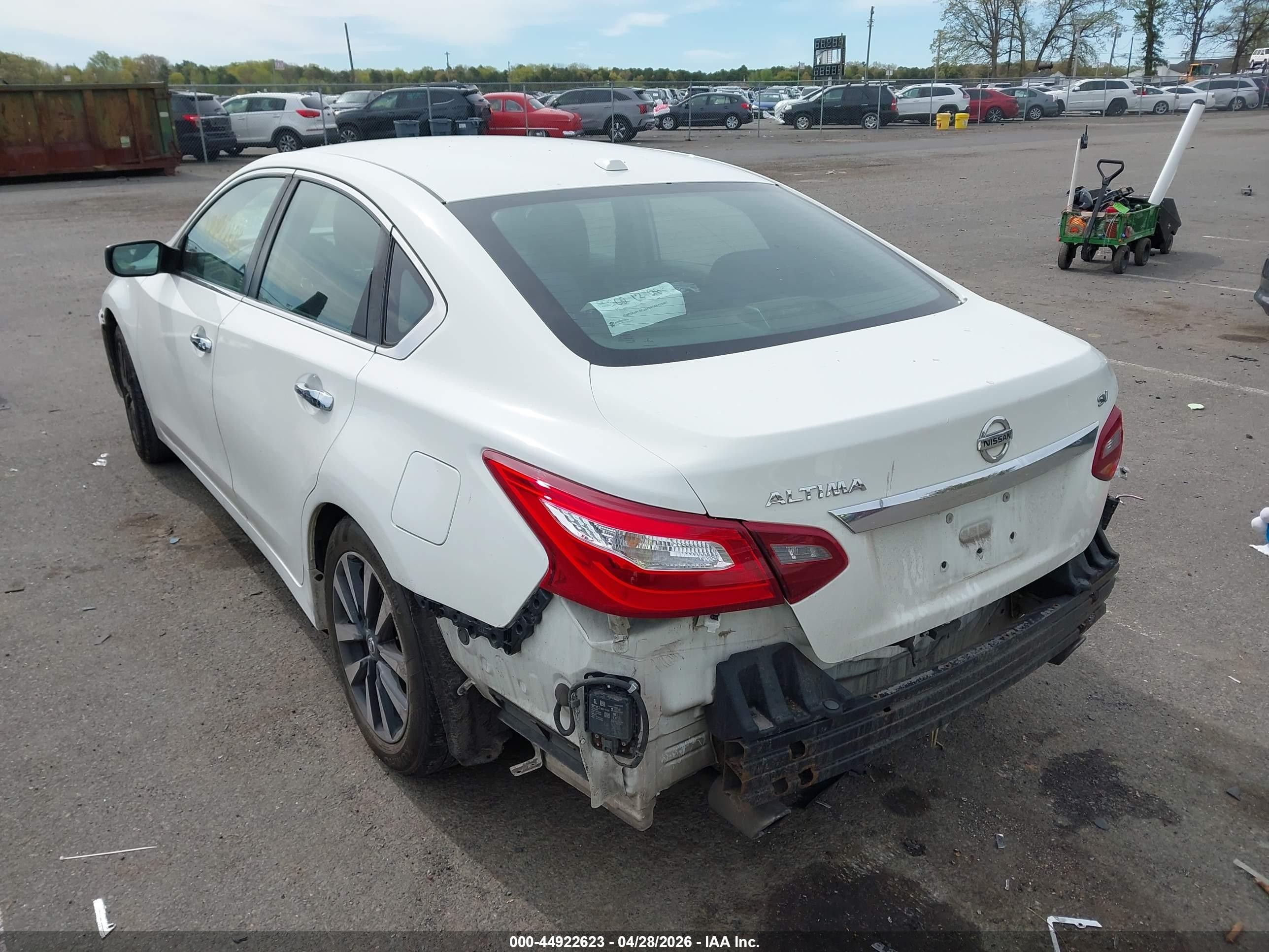 2018 Nissan Altima 2.5 Sv White vin: 1N4AL3APXJC159932