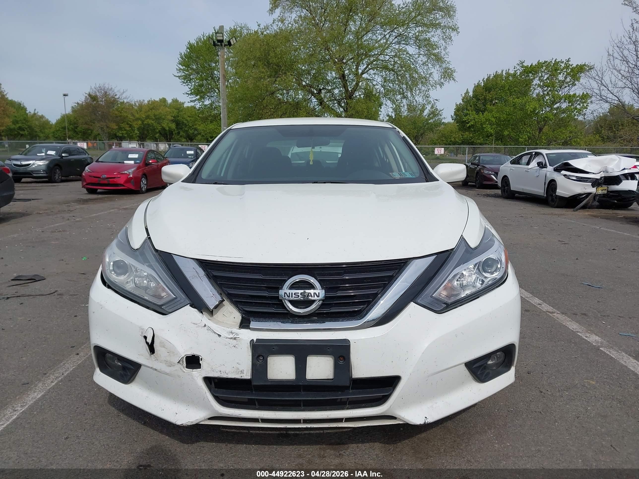 2018 Nissan Altima 2.5 Sv White vin: 1N4AL3APXJC159932