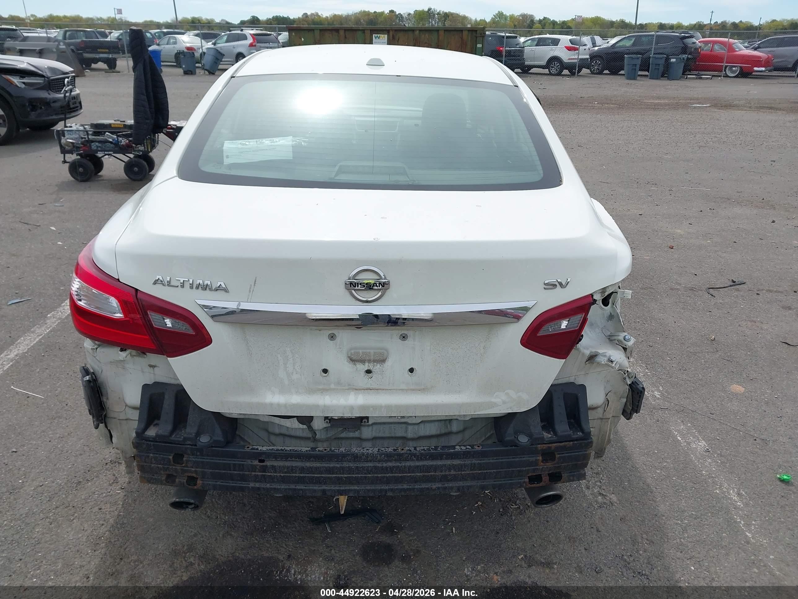 2018 Nissan Altima 2.5 Sv White vin: 1N4AL3APXJC159932