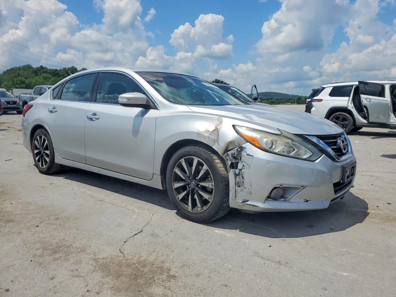 2018 Nissan Altima 2.5 Sl Silver vin: 1N4AL3APXJC245550