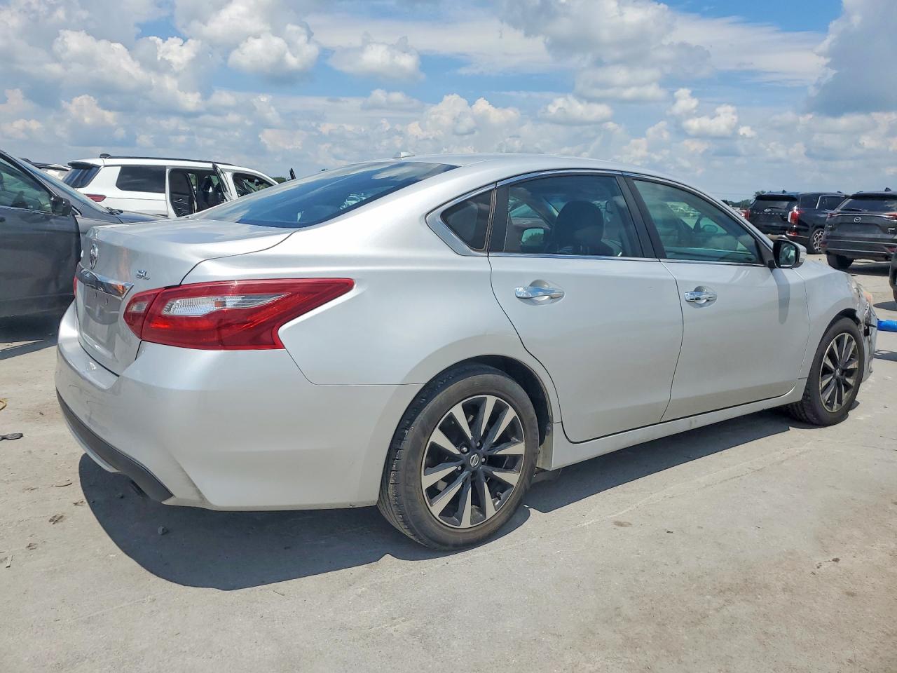 2018 Nissan Altima 2.5 Sl Silver vin: 1N4AL3APXJC245550