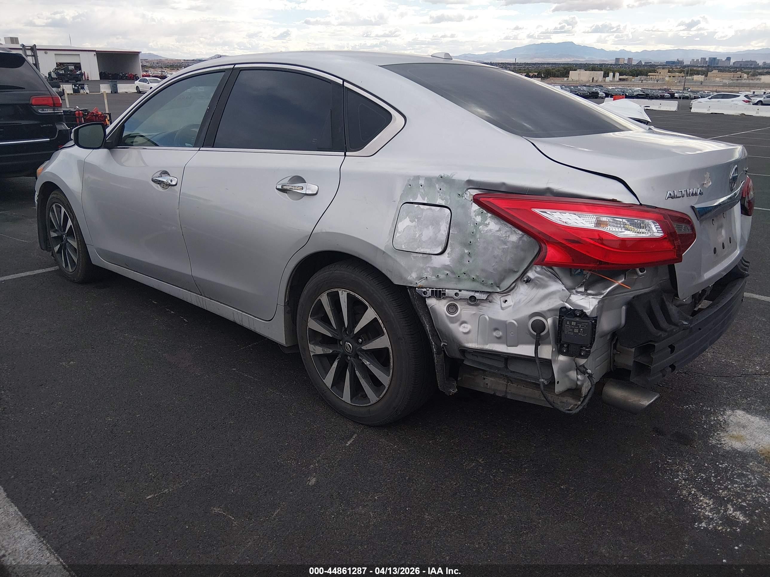 2018 Nissan Altima 2.5 Sl Серебряный vin: 1N4AL3APXJC251123
