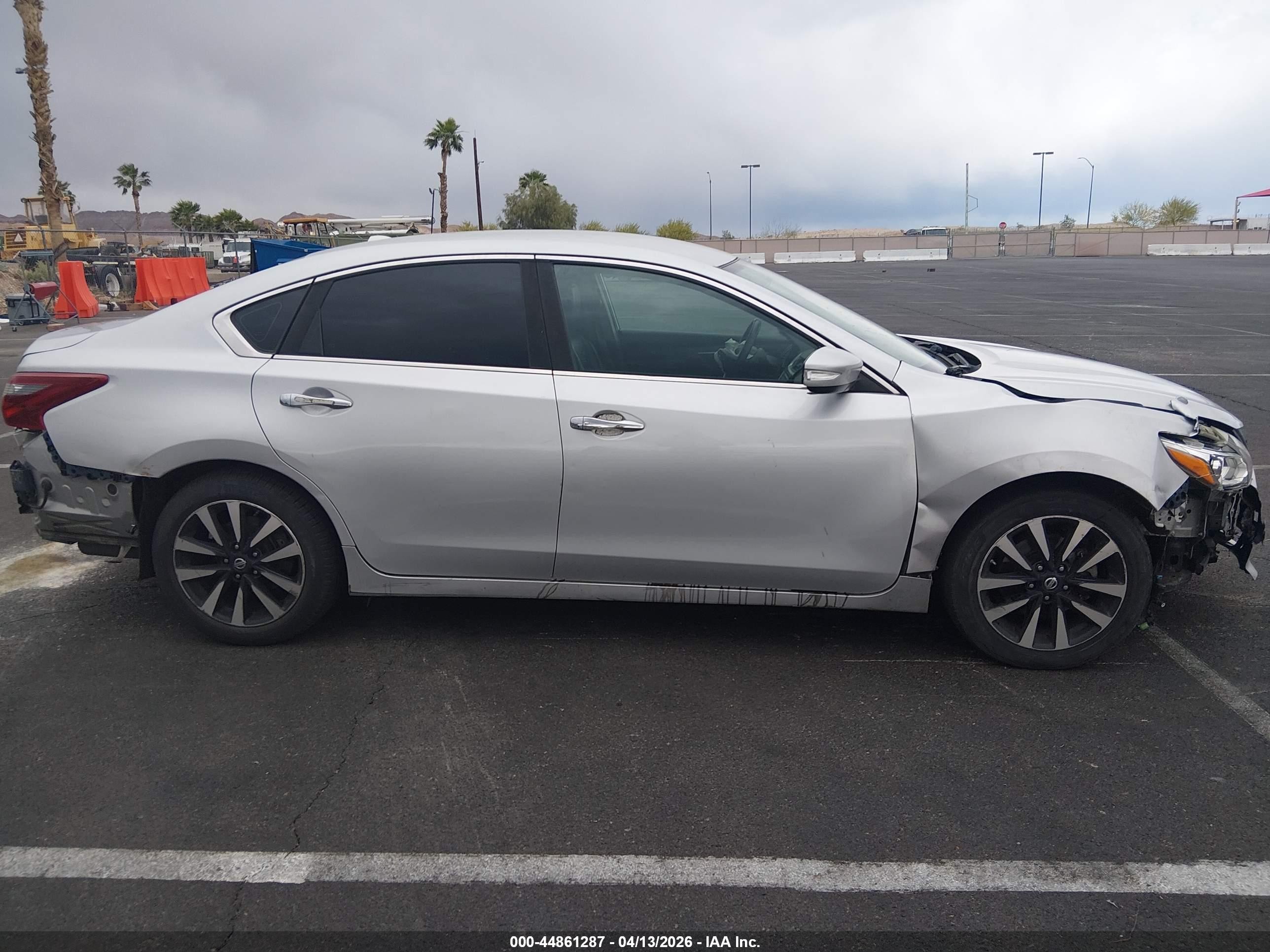 2018 Nissan Altima 2.5 Sl Серебряный vin: 1N4AL3APXJC251123