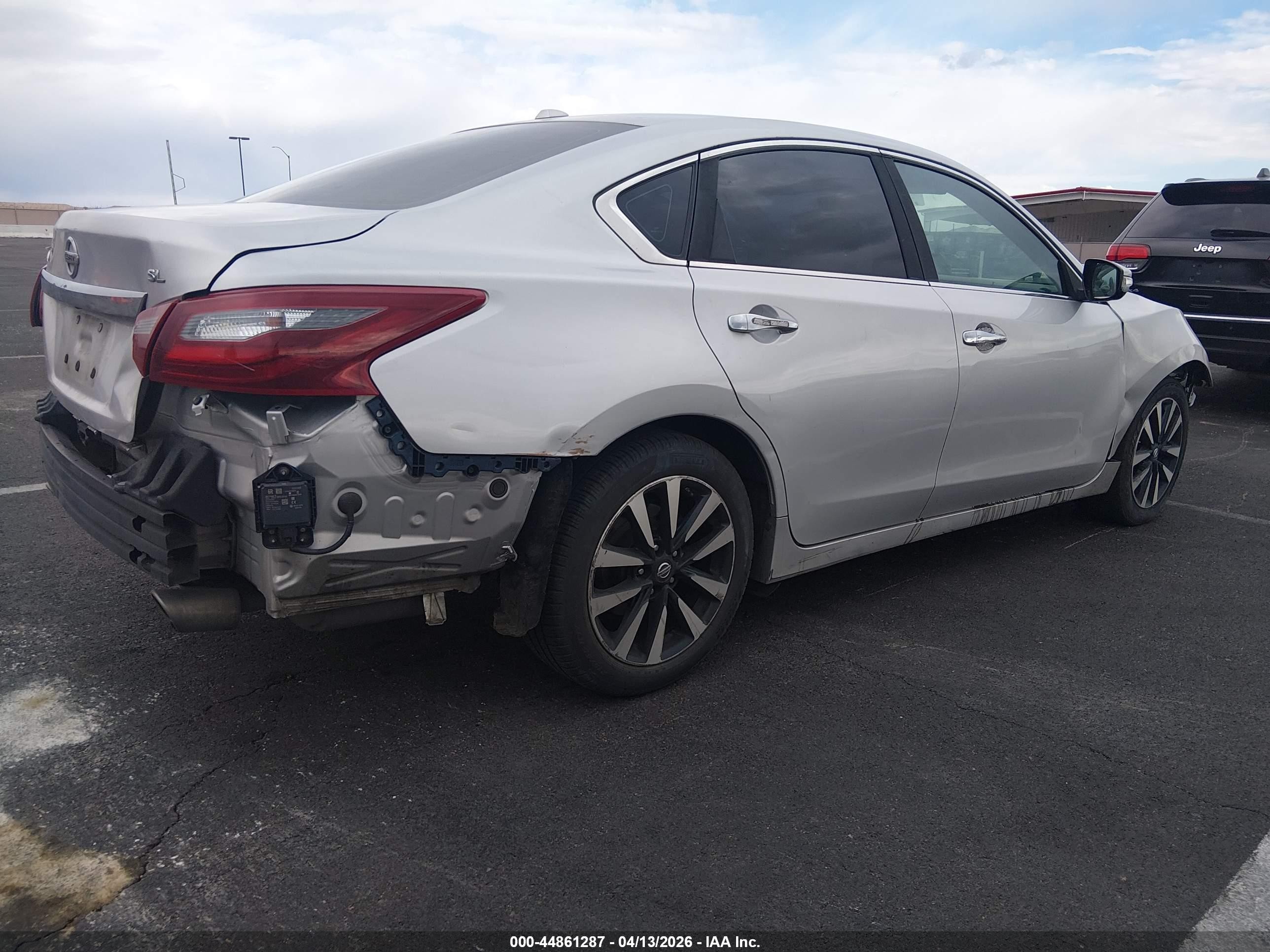 2018 Nissan Altima 2.5 Sl Серебряный vin: 1N4AL3APXJC251123