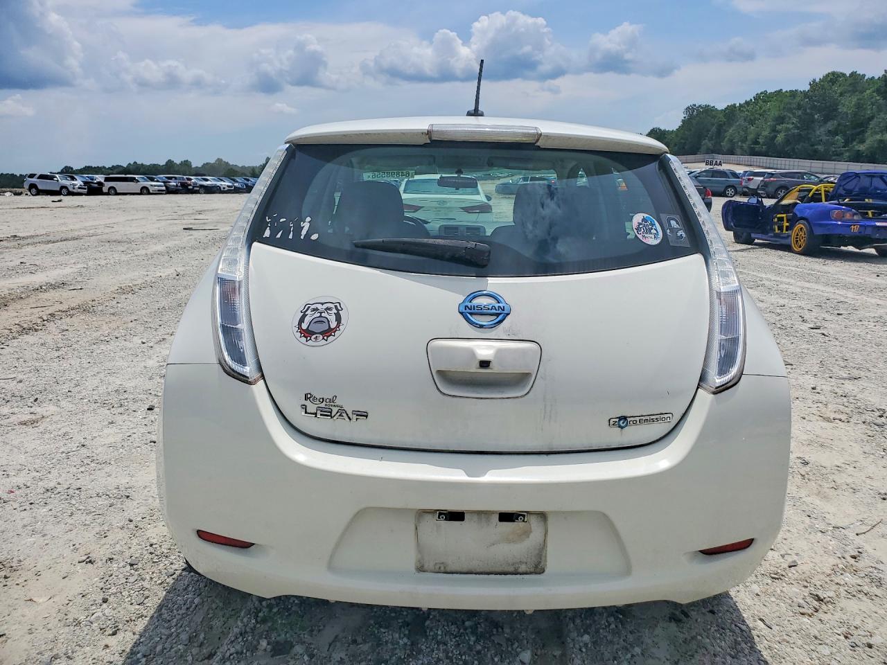 2015 Nissan Leaf S White vin: 1N4AZ0CP0FC325179